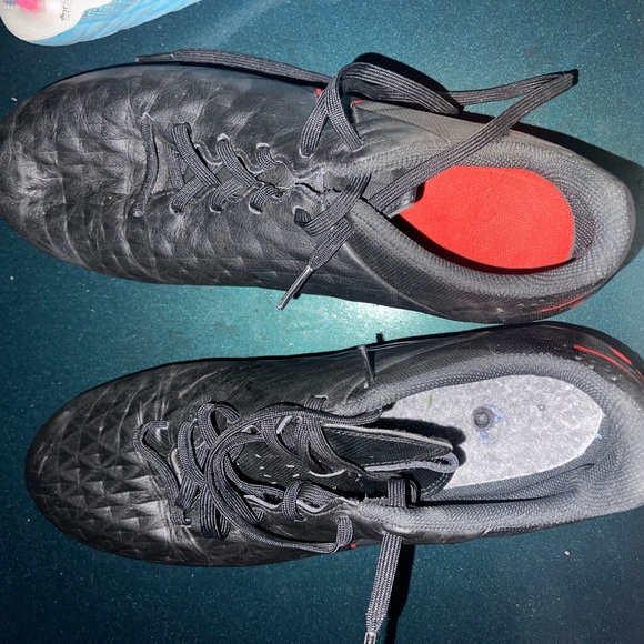 Nike cleats Legend 8 acc - Picture 3 of 3